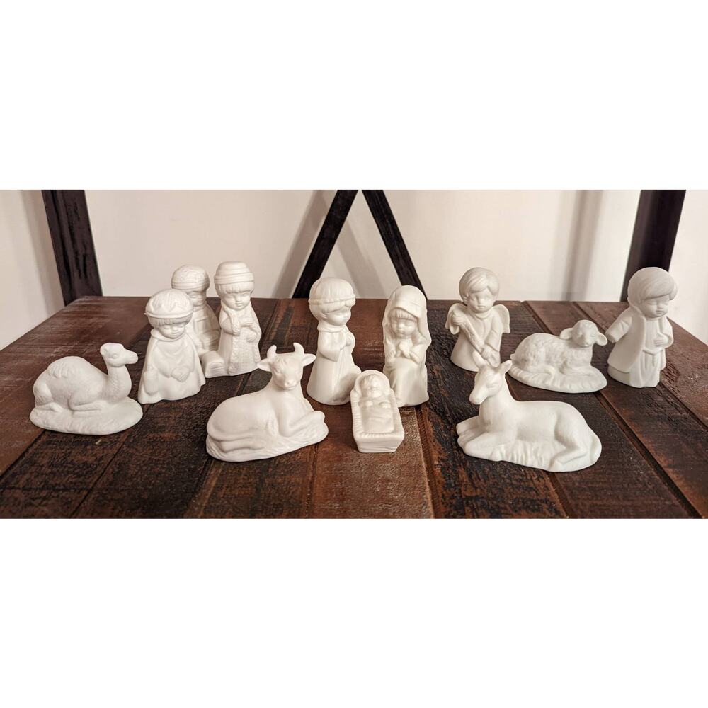 Nativity Set - Christmas Decor